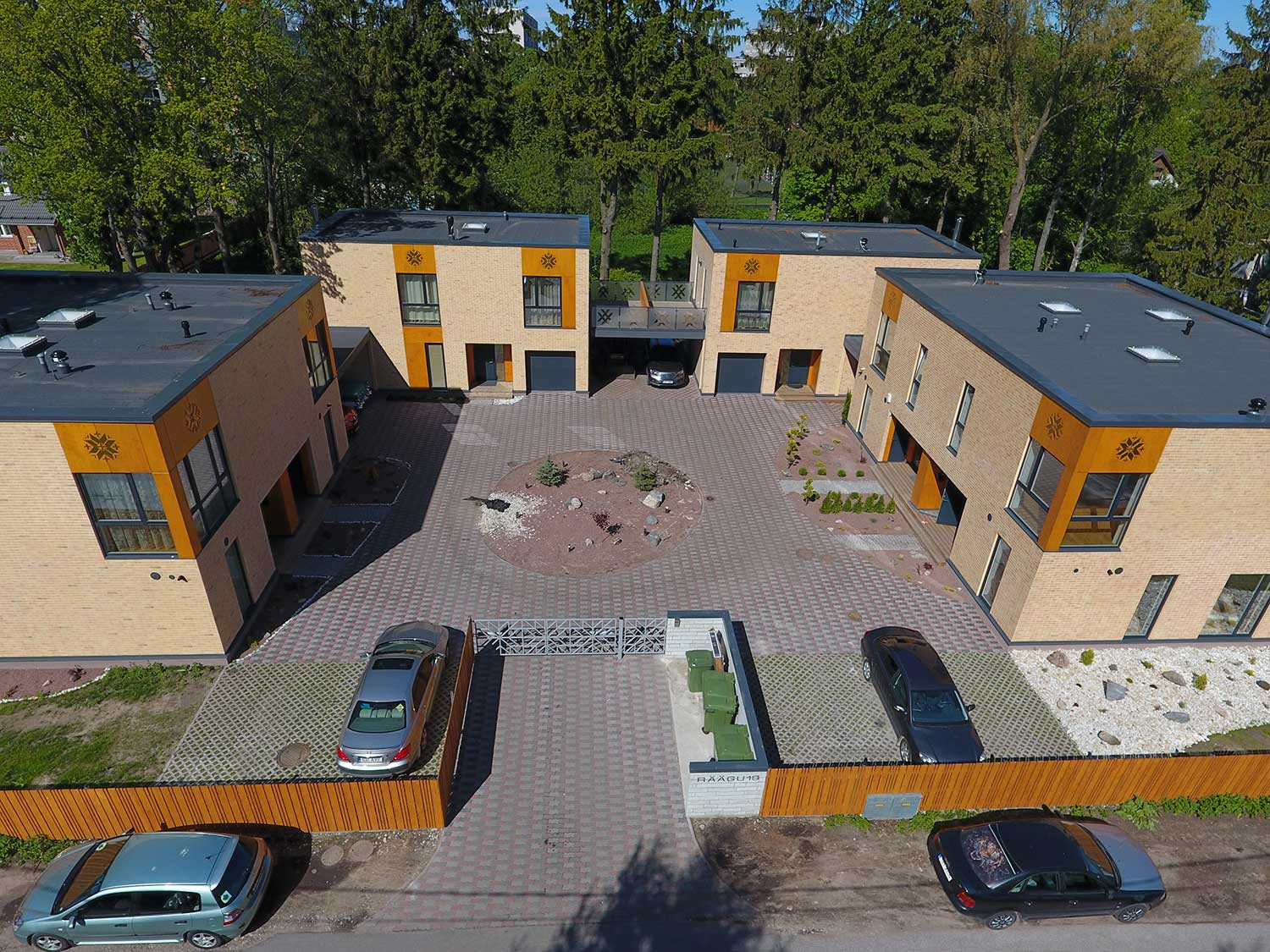 Räägu tn 19 ridaelamute ehitus
